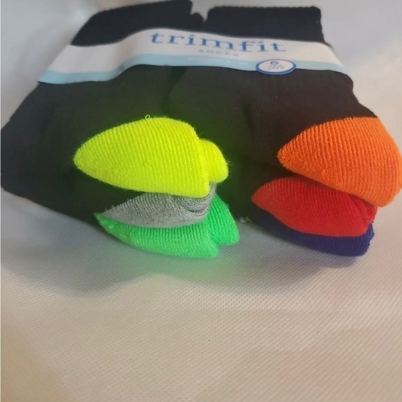 WOMEN'S Trimfit Crew Socks Shoe Size 4-10 Black Multi 6 Pair. NWT - Picture 3 of 4